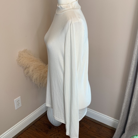 Aerie white turtleneck - Picture 3 of 10